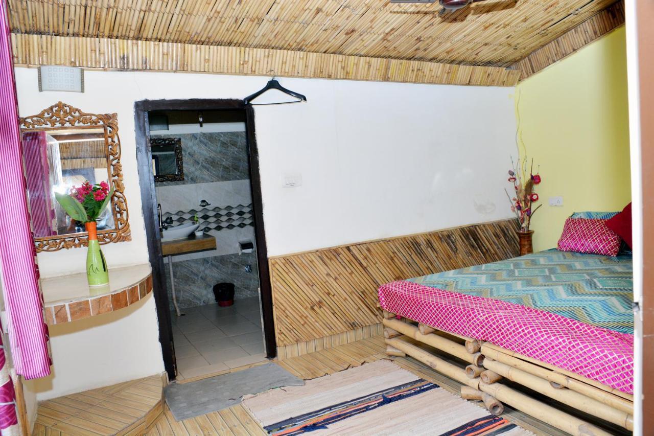 רישיקש Astraal Resorts And Spa מראה חיצוני תמונה