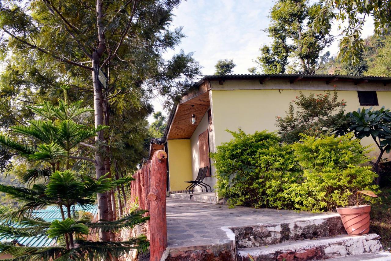 רישיקש Astraal Resorts And Spa מראה חיצוני תמונה