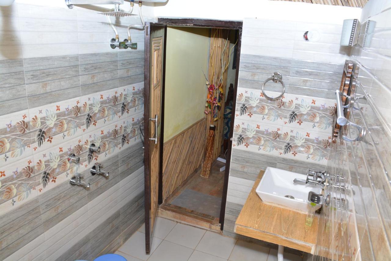 רישיקש Astraal Resorts And Spa מראה חיצוני תמונה